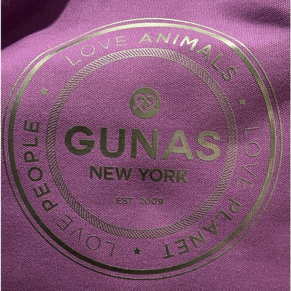 Gunas New York Tote - Picture 4 of 11